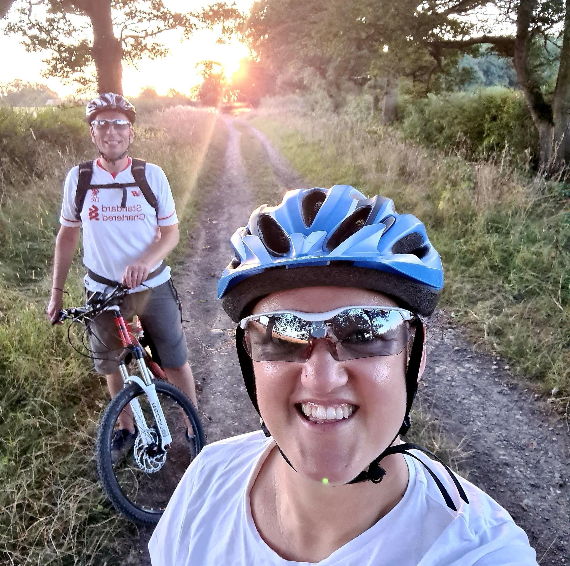 2 people on their bikes